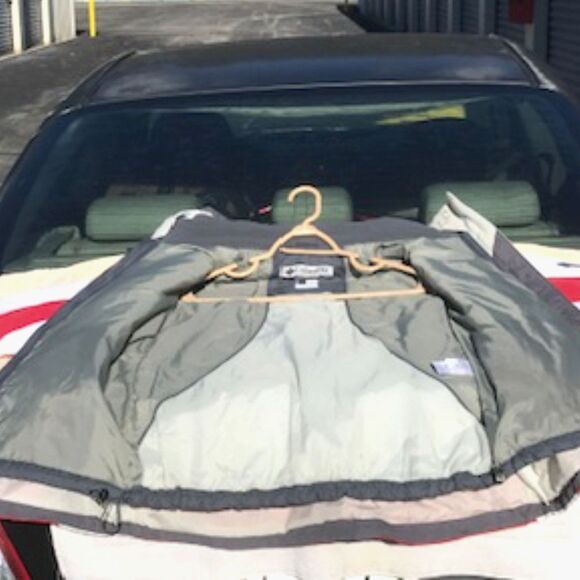 Ski or Snowboarding Uni-Sex Jacket . Women Size: Large {12-14} . Columbia - Picture 6 of 11